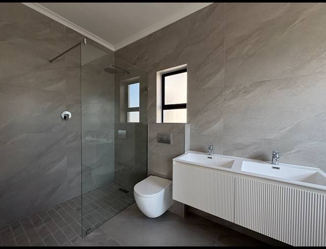 4 BEDROOM HOUSE FOR SALE IN SANDOWN